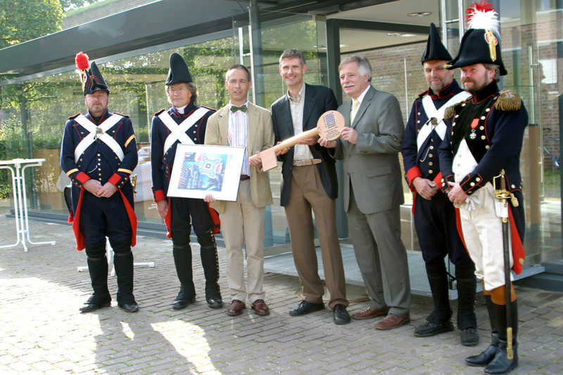 2005-IMG_5608EröffnungKassenhäuschen2005