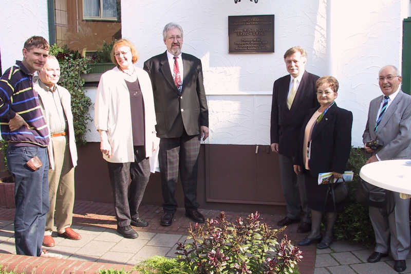 2008-Schirmer.Gruppenfoto-mit-Platte