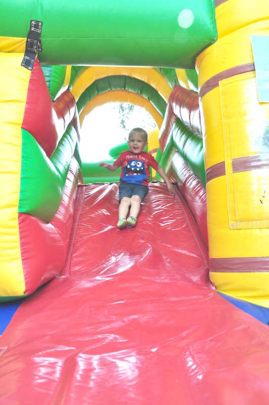 Wenn-Kinder-feiern-lacht-die-Sonne-COLLAGE-12-Kopie