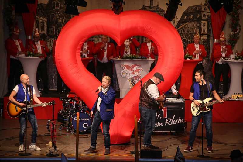 Kostuemsitzung-KG-Rurbluemchen-Juelich-71