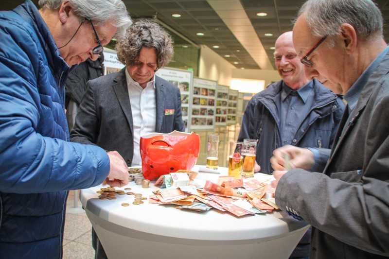 Sparkasse-Dueren-Sparschwein-Aktion-2-09