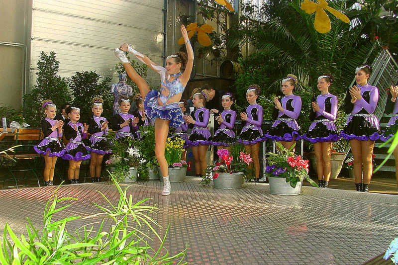 Besuch der Showtanzgruppe in der Session 2002/03. Foto: Archiv Manuela und Heinrich Horrig