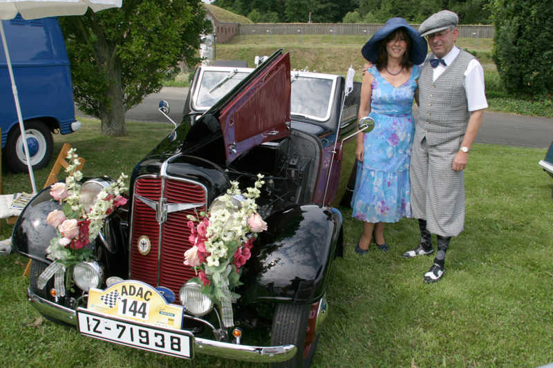 2012: Gern gesehene Gäste sind die Oldtimer-Freunde im Park. Foto: Archiv PuKBSuS