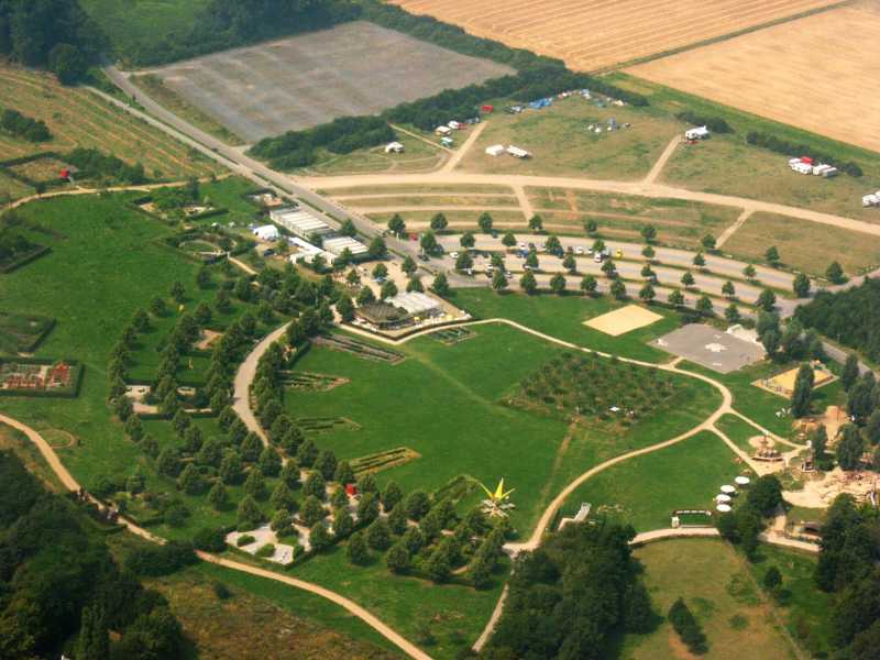 Herzstück am Lindenrondell: Das Apfelquadrat als Luftaufnahme. Foto: Archiv PuKBSuS