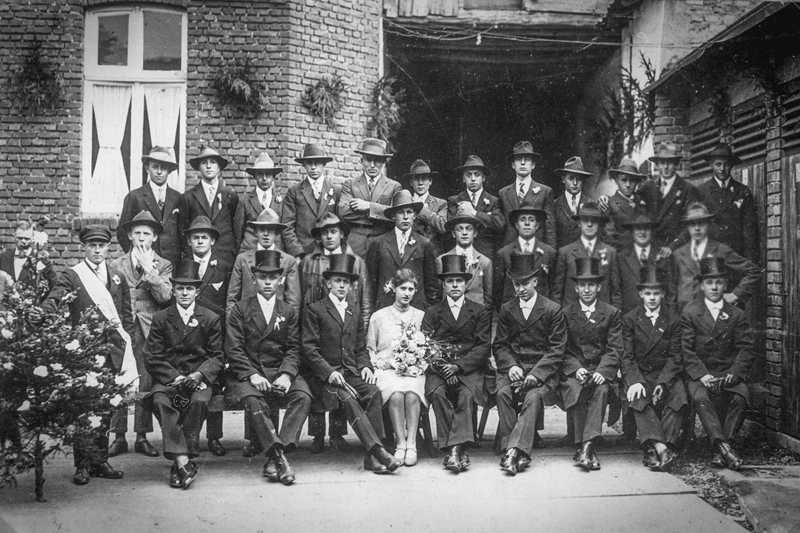 Maigesellschaft1928-Königspaar-Willi-Pfennigs-und-Elisabeth-Pütz-Format-klein Maigesellschaft 1928 Königspaar Willi Pfennigs und Elisabeth Pütz