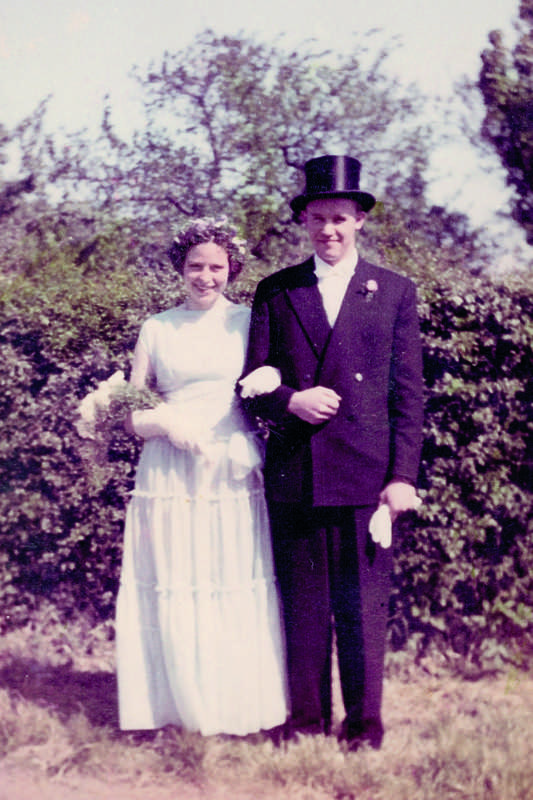 o-Maikoenigspaar-1957-Adele-Schoenebeck-Toni-Schlechtriemen Maikoenigspaar-1957-Adele-Schoenebeck-Toni-Schlechtriemen