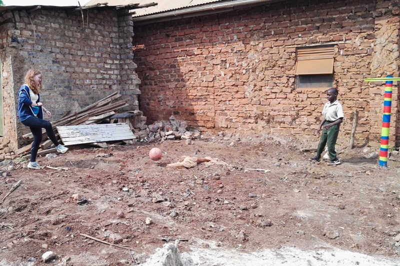 Spielplatz-1-Uganda-17_farewell_15