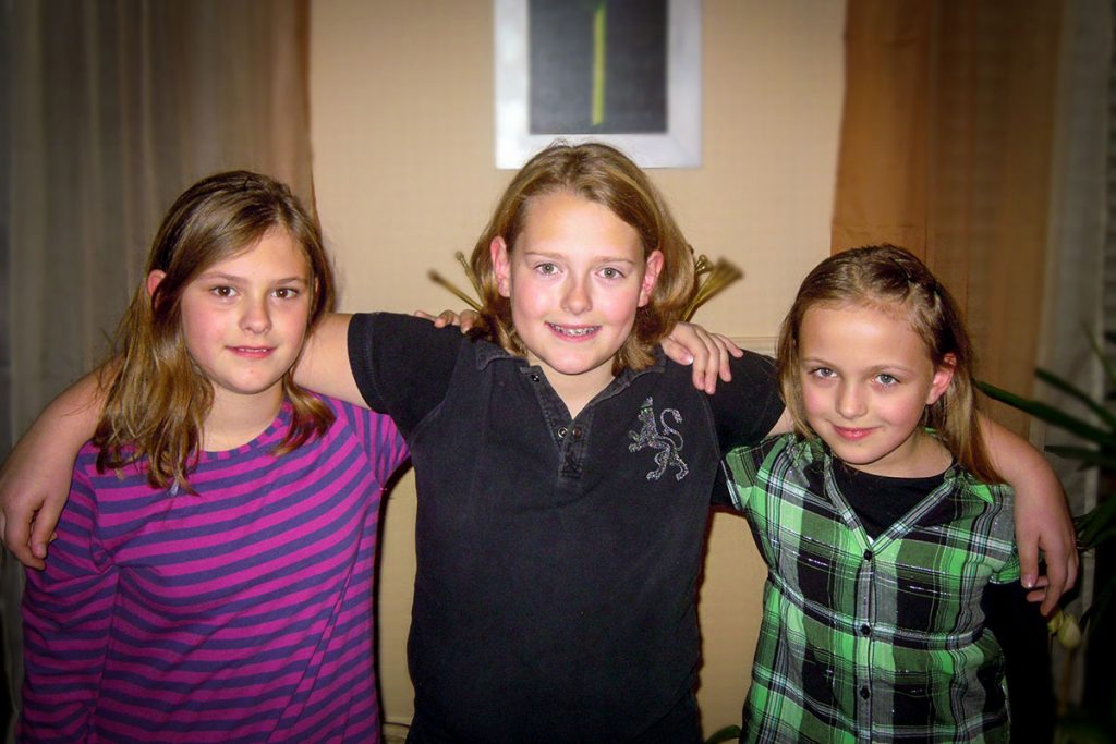 Kinderdreigestirn der Session 2011/2012 Prinzessin Juline I. (Mittag), Bäuerin Isabell (Lohmüller) und Jungfrau Yvonne (Hefner),aus den Reihen vom Traditionsverein Jülich 1910/97