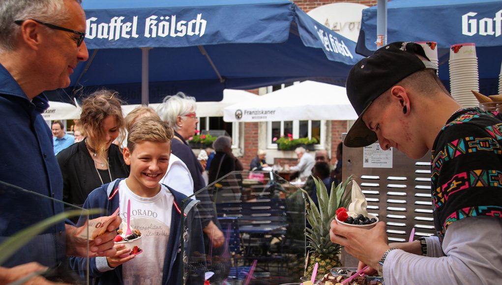 Das erste Street-Food-Festival in der Jülicher Innenstadt | Fotos: Dorothée Schenk