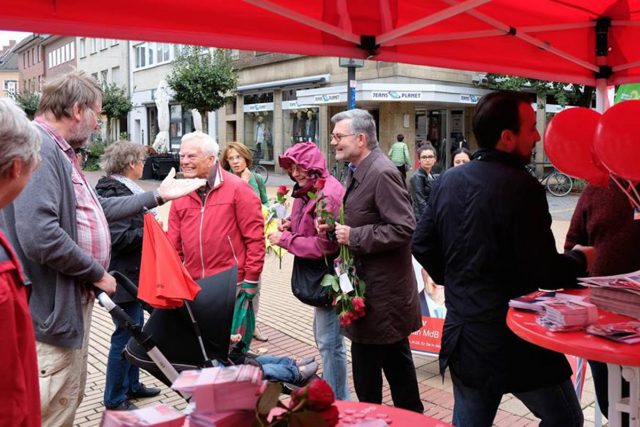 Wahlstand mit Dietmar Nietan in der Jülicher Innenstadt | Foto: SPD Jülich