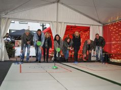 Eisstockbahn auf dem Jülicher Kirchplatz | Foto: Veranstalter