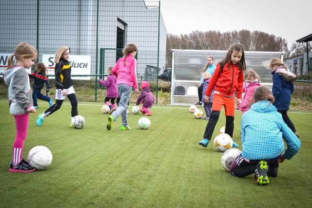 Herausragend ist die Kinder- und Jugendarbeit bei der Viktoria Koslar, die sich außerdem für den Mädchenfußball stark macht. | Foto: Britta Sylvester