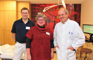 Leitender Oberarzt Ulrich Bergsch, leitende Hebamme Magdalene Sanders, Chefarzt Prof. Dr. med. Gerd Crombach. Foto: Kaya Erdem