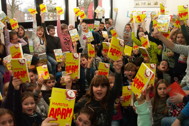 Die Grundschul-Kinder der Klassen 3 und 4 der Johannesschule Siersdorf. Foto: Günter Hamacher