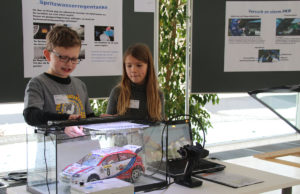 Eine Siegeridee: Spritzwasser für die Autoscheiben wird aus Regenwasser gewonnen. Foto: Dorothée Schenk