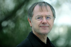 Prof. Dr. Christoph Butterwegge ist Professor für Politikwissenschaft am Institut für vergleichende Bildungsforschung und Sozialwissenschaften an der Humanwissenschaftlichen Fakultät der Universität zu Köln. Autor des Buches Armut in Deutschland - 1/2010. Foto: Wolfgang Schmidt