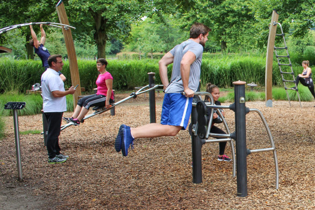 Verschiedene Trainingseinheiten werden im Brückenkopf-Park angeboten. Foto: Powerpoint