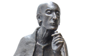 Gerhard Marcks, Albertus Magnus (Modell II), 1955 / 1970, Bronze, h 85 cm © Museum Zitadelle Jülich, Foto Bernhard Dautzenberg, VG Bild-Kunst Bonn 2018