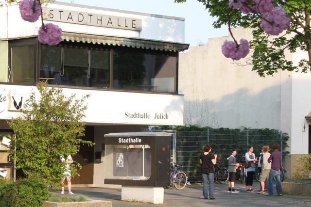 Die Tage der Stadthalle Jülich sind gezählt. Foto: tee