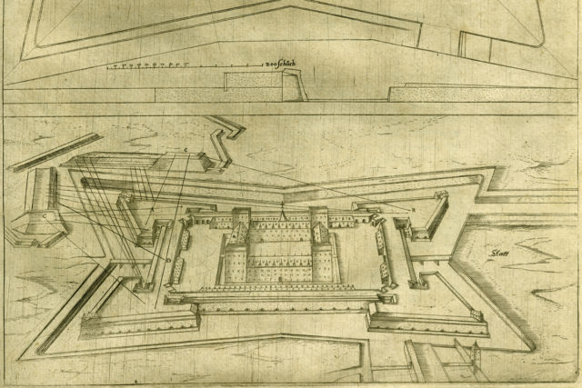 Abbildung: Grundriss und Vogelschauansicht der Zitadelle Jülich aus dem Lehrbuch „Architectura von Vestungen“ von Daniel Specklin, das erstmals 1589 erschien, aus der zweiten Auflage von 1599, Museum Zitadelle Jülich.