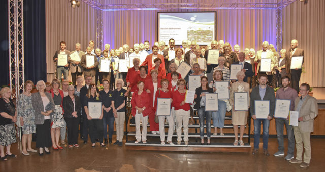 Gruppenbild Ehrenpreise Soziales Engagement. Foto: Kreis Düren