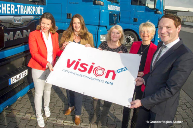 Auf der Suche nach der zukünftigen Preisträgerin aus dem Kreis Düren: (v.l.n.r. Christiane Claßen, Birgit Müller-Langohr, Wilma Flören, Andrea Hilger, Christian Laudenberg). Foto: Kreis Düren