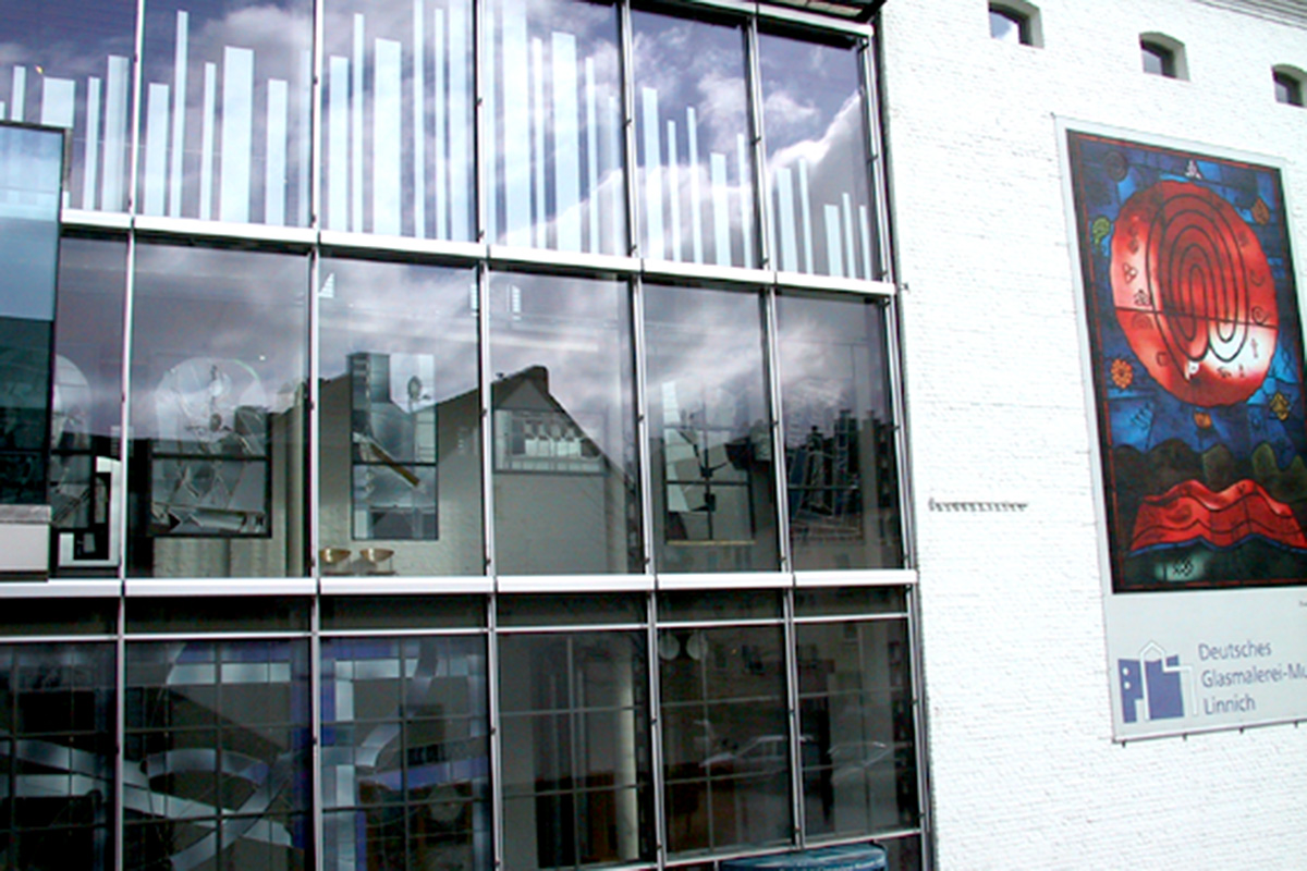Die Fassade des Deutschen Glasmalerei-Museums in Linnich. Archiv-Foto: Dorothée Schenk