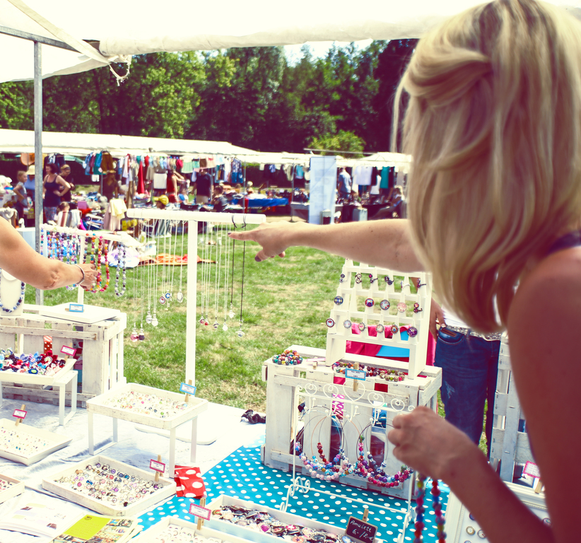 Junge Kreative veranstaltet ein Mädelsmarkt im Brückenkopfpark