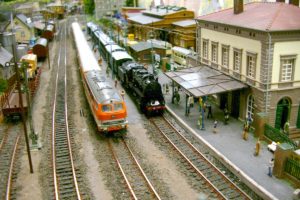 Regelmäßig trifft sich der EAKJ - der Eisenbahnamateurklub Jülich an ihrer Anlage im Kulturbahnhof. Foto: Verein