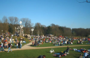 Der Spielplatz "Kind und Kegel" ist ein Anziehungspunkt des Brückenkopf-Parks. Foto: Archiv/SuS