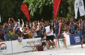 In Jülicher schwappte beim DKB-Cup die La-Ola-Welle durch die Zuschauerränge. Fotos. Dorothée Schenk