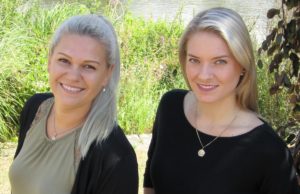 Janina Koll (li) und Christina Dymowski (re) freuen sich über viele Besucher in den Treffs. Stadt Jülich / Elisabeth Fasel-Rüdebusch