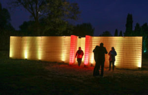 Das begehbare Labyrinth ist einer Neuheiten beim "Herbstleuchten" im Brückenkopf-Park. Fotos: Dieter Benner