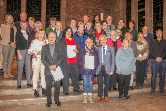 In der Dürener Marienkirche erhielten die Teilnehmer ihre Zertifikate. Foto: privat