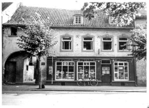 Häuserzeile in der Schlossstraße in Jülich vor der Zerstörung. Foto: Stadtarchiv Jülich