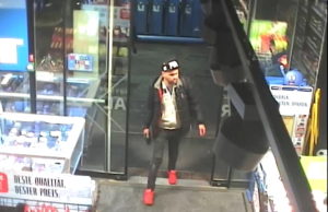 Videoaufnahme des Räubers. Foto: Polizei