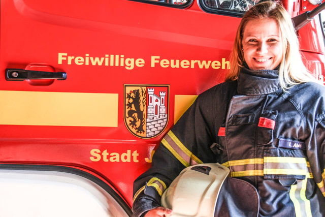 Irina Abels, Feuerwehrfrau mit Leib und Seele. Foto: Dorothée Schenk