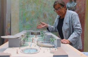 Maria Fernandez, Künstlerin aus Engelsdorf, ist maßgeblich an der Gestaltung des Besucherzentrums am See Genezareth beteiligt. Foto: Dorothée Schenk