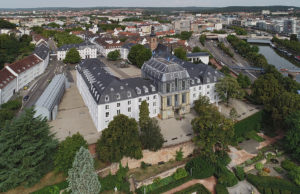 Der Saarbrücker Schlossfelsen mit dem barocken Residenzschloss Foto: Historisches Museum Saar, Hajo Dietz