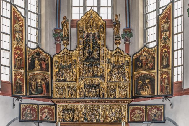 Der Antwerpener Schnitzaltar in der St. Gereon-Kirche in Boslar. Foto: Michael Greve