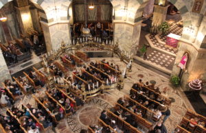 Die Schulgemeinde des MGJ feierte gemeinsam Gottesdienst im Aachener Dom. Foto: MGJ