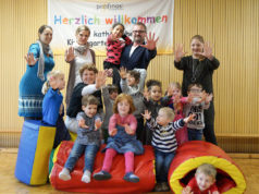 Kleine und große Hände der Kindertagesstätte St. Marien waren im Einsatz für den Verein "Kleine Hände", der sich in Jülich um Kinder und Familien in Not kümmert. Foto: Förderverein St. Marien