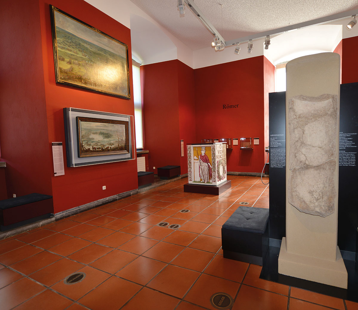 Mit Saisonbeginn im April zieht Herkules nun ins VIA Belgica-Foyer im Museum Zitadelle – als Pendant zu der starken Frauengestalt der Göttin Minerva. Geöffnet Mo-Fr 14-17, Sa/So/Feiert. 11-18 Uhr.