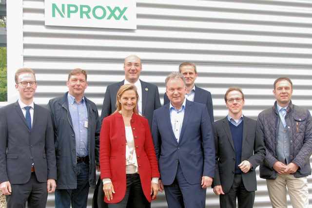 Hochkarätigen Unternehmensbesuch empfing die Jülcher Firma Nproxx. Foto: Tobias Gottwald