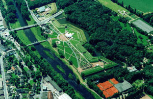 Der Jülicher Fotograf Arno Petersen (+ 2011) nahm das Laga-Gelände 1998 aus luftiger Höhe auf. Foto: Archiv PuKBSuS