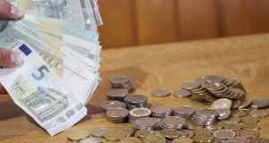 Geld Scheine Münzen