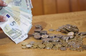 Geld Scheine Münzen