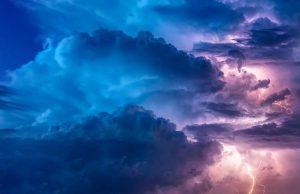 Unwetterwarnung vor orkanartigen Böen