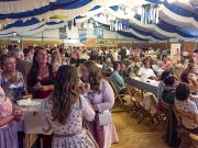 Rein ins Dirndl und ab ins Zelt