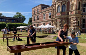 Renaissancepicknick mit Spielen